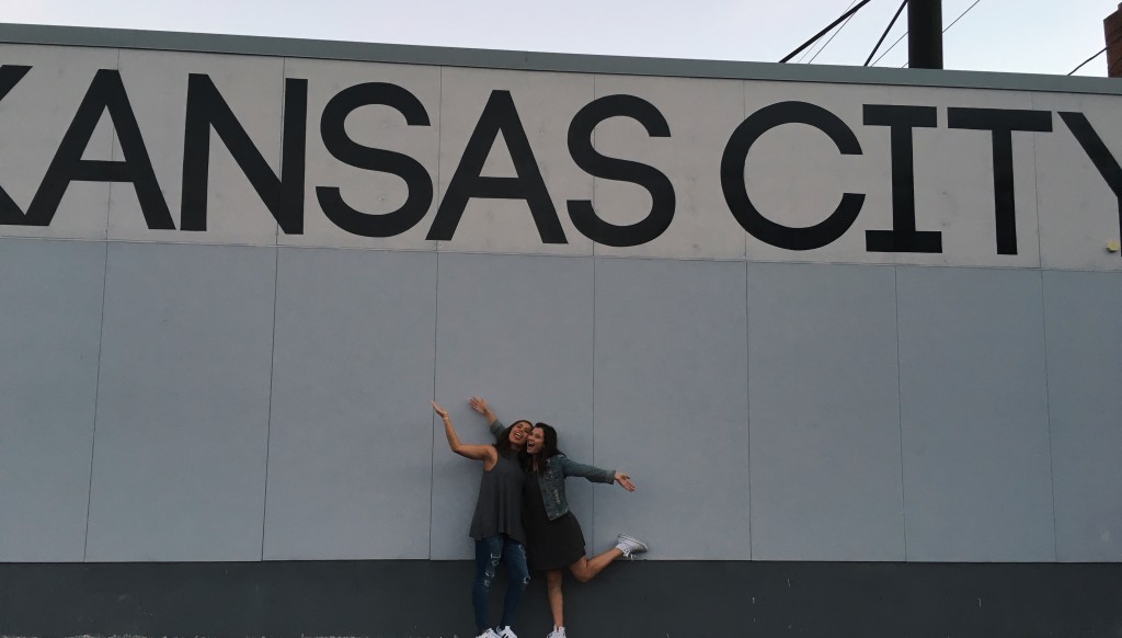 Elle and her best friend, Laura Ratley, take a trip to Uptown KC. 