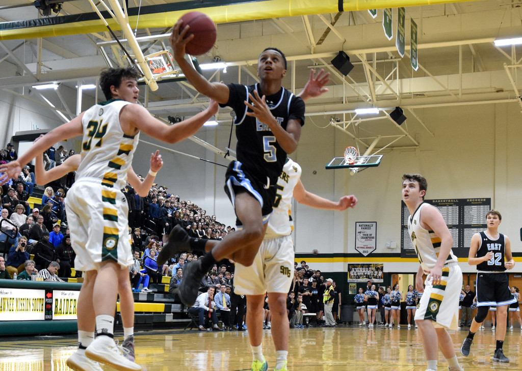 Gallery: Boys Varsity Basketball vs. Shawnee Mission South
