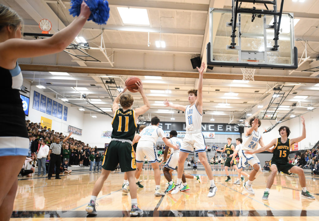 Gallery: Boys Varsity Basketball Loses to SM South 61-63