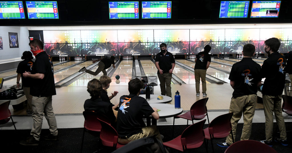 Gallery: Boys and Girls JV and Varsity Bowling against Olathe North and Shawnee Mission West
