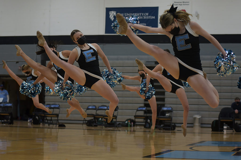 Gallery: Girls Varsity Basketball defeats Lawrence Free State 47-14