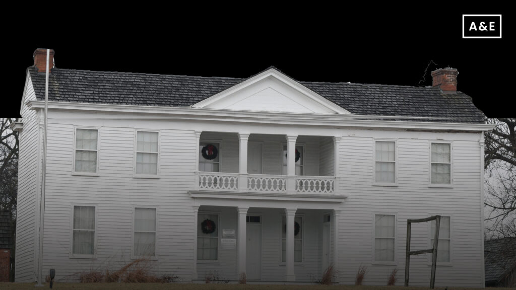 A Haunted Hunt: A walk through of the haunted Alexander Major’s mansion and our experiences with the paranormal