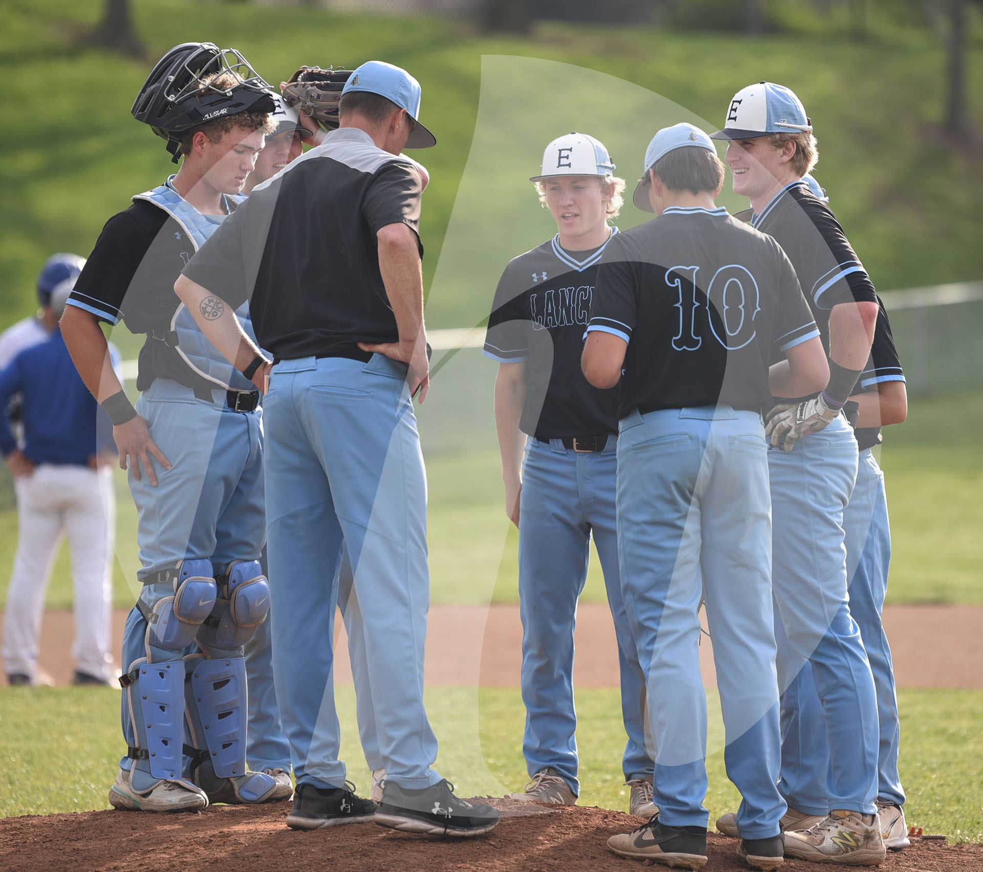 Gallery: Boys Varsity Baseball Defeats Rockhurst