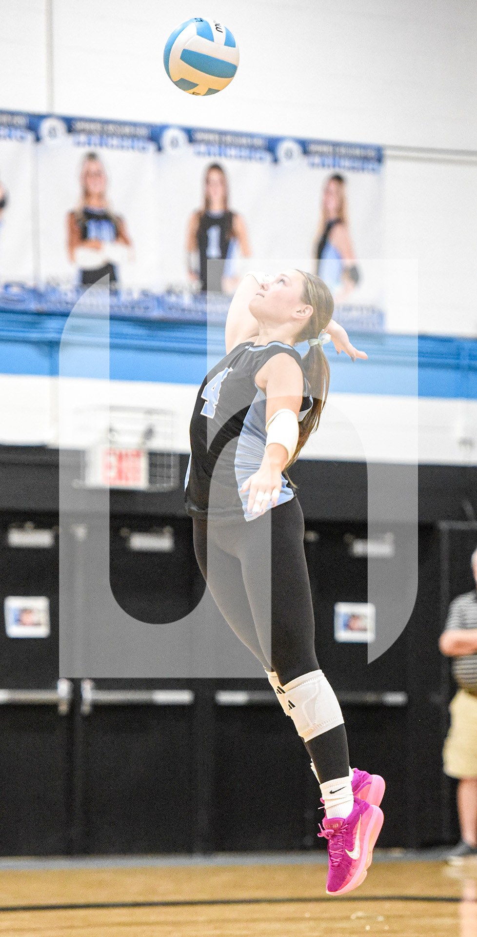 Gallery: Varsity Volleyball defeats SM North 3-0