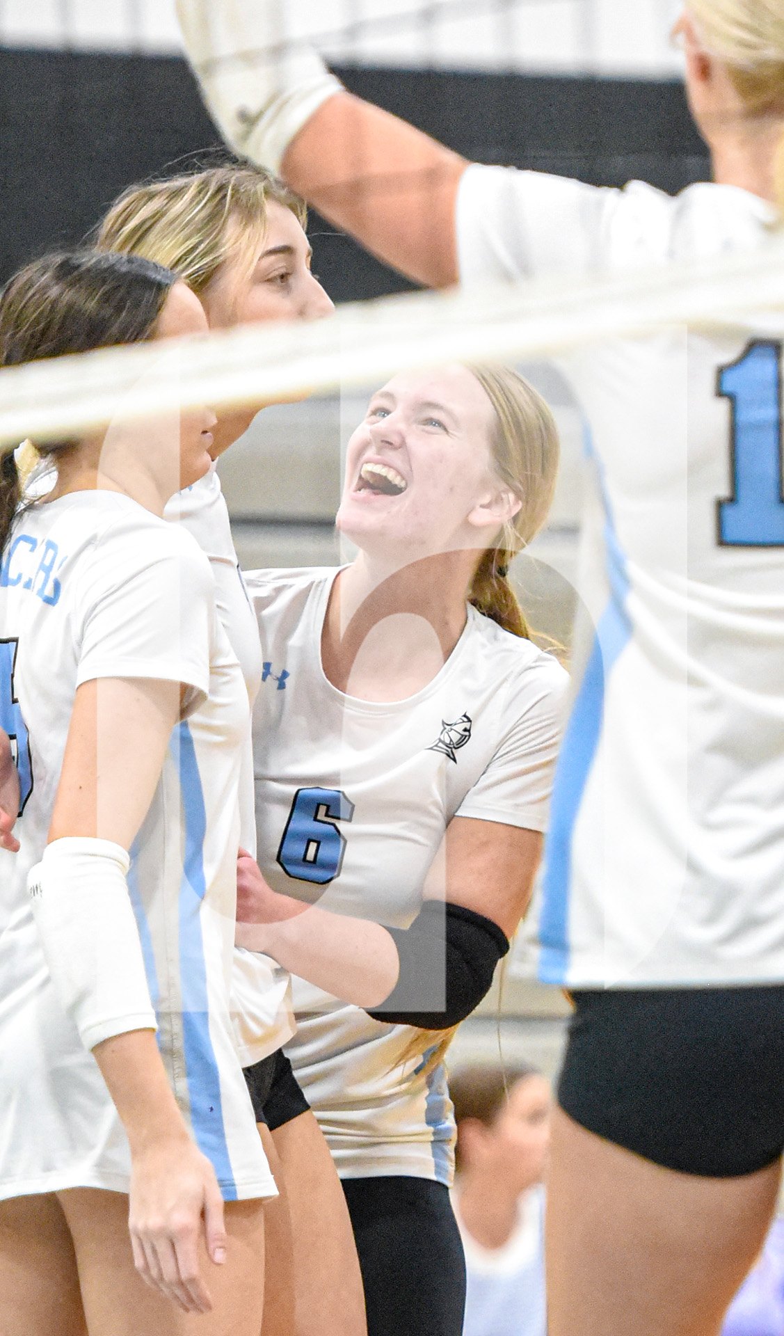 Gallery: Varsity Volleyball defeats SM North 3-0