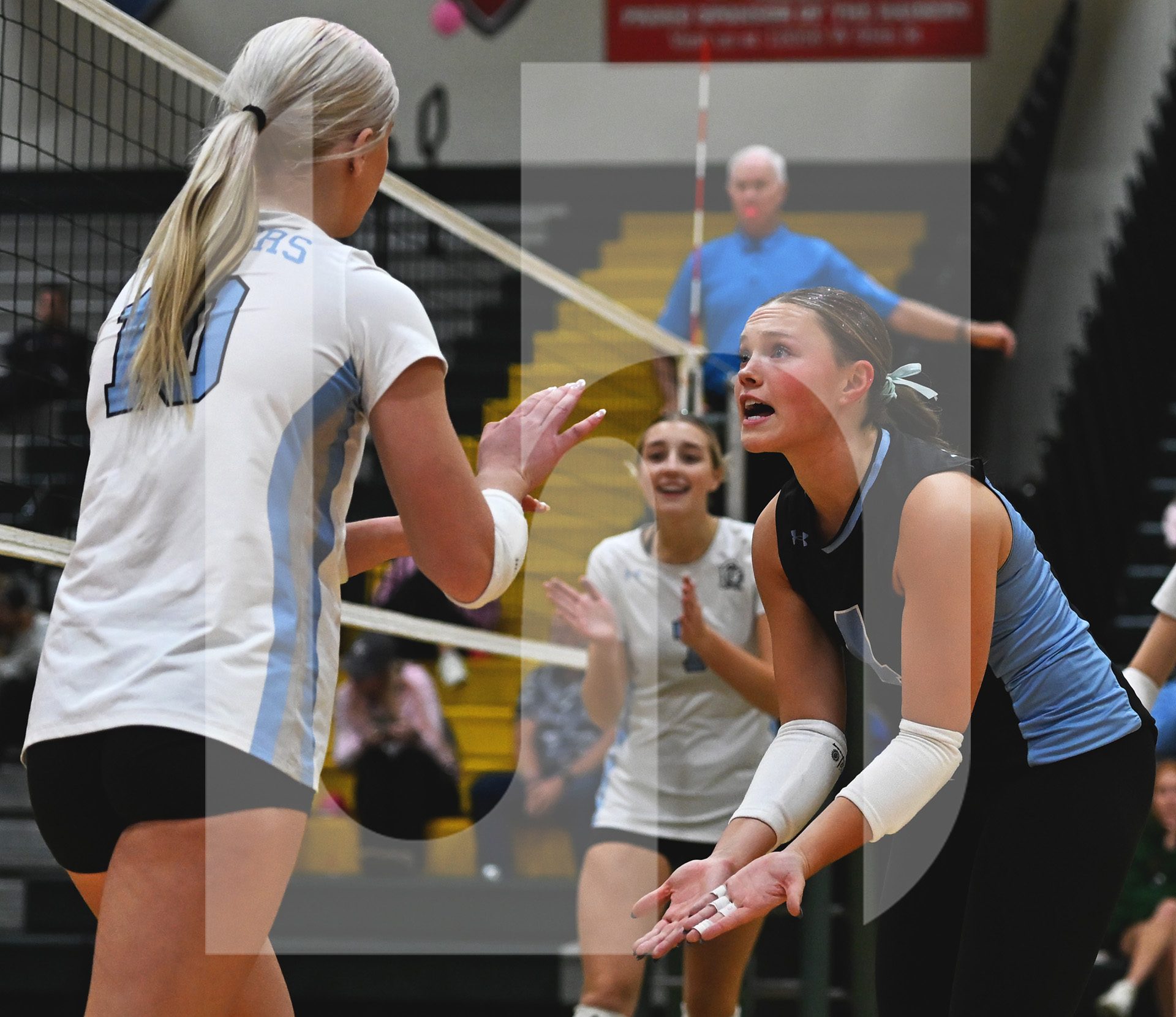 Gallery: Varsity Volleyball Dig Pink Night