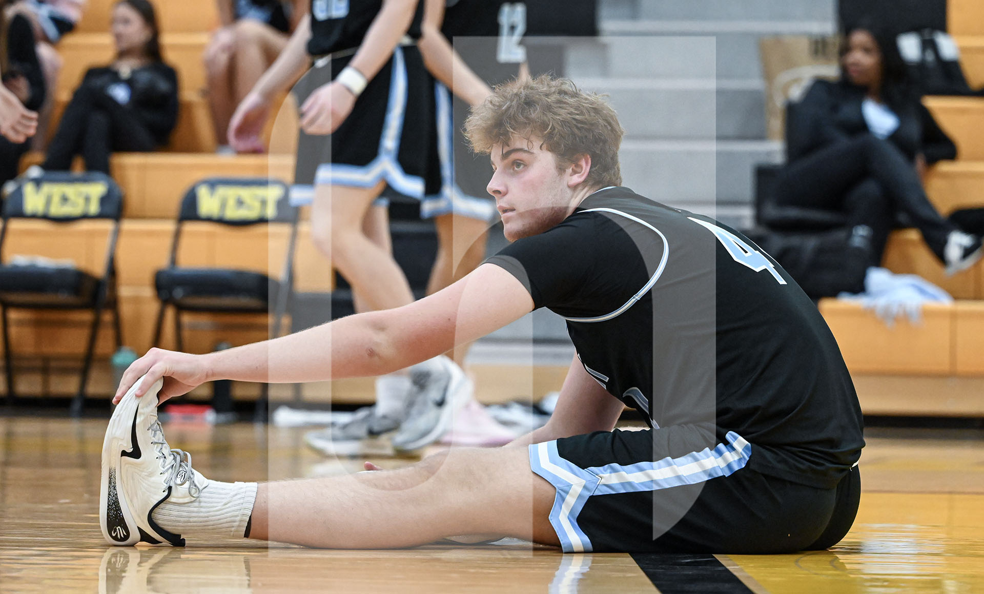 Gallery: Boys Varsity Basketball Defeats SM West 62-58