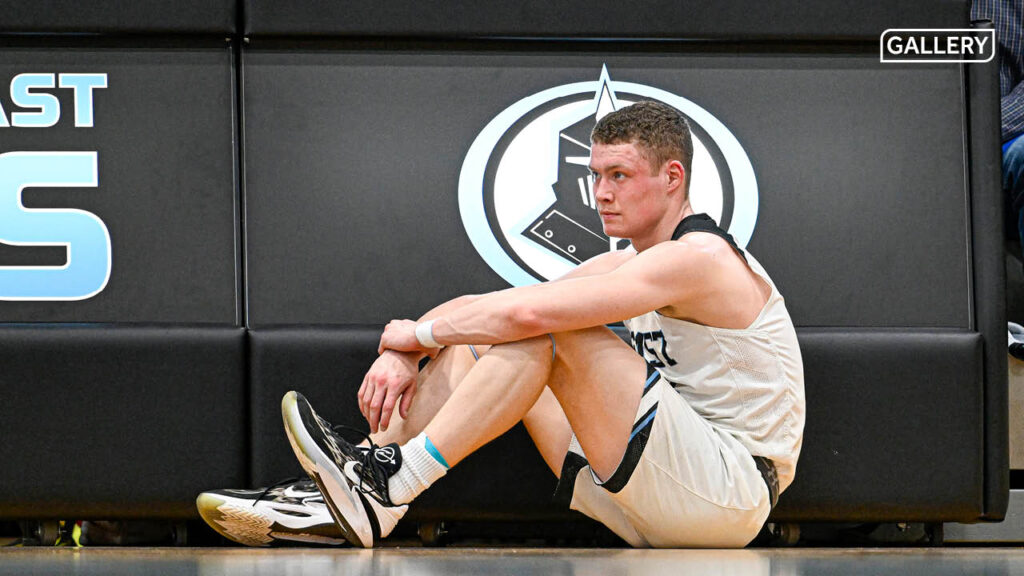Gallery: Boys Varsity Basketball Falls to Olathe East 45-42