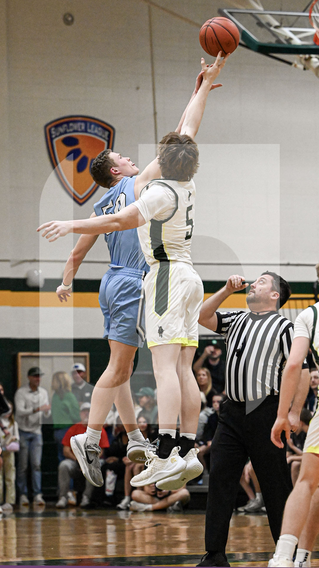 Gallery: Varsity Boys Basketball Falls to SM South 31-63