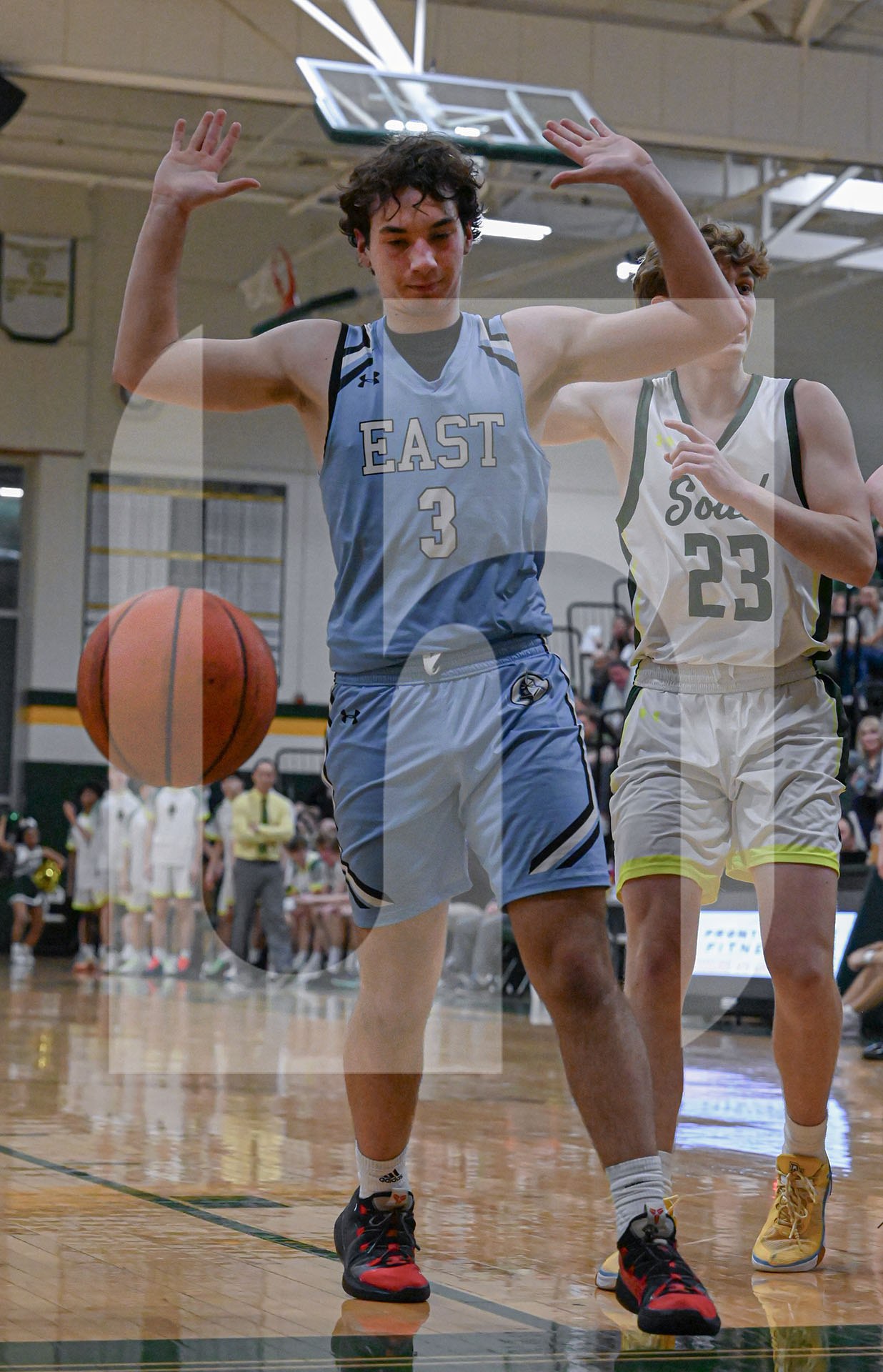 Gallery: Varsity Boys Basketball Falls to SM South 31-63