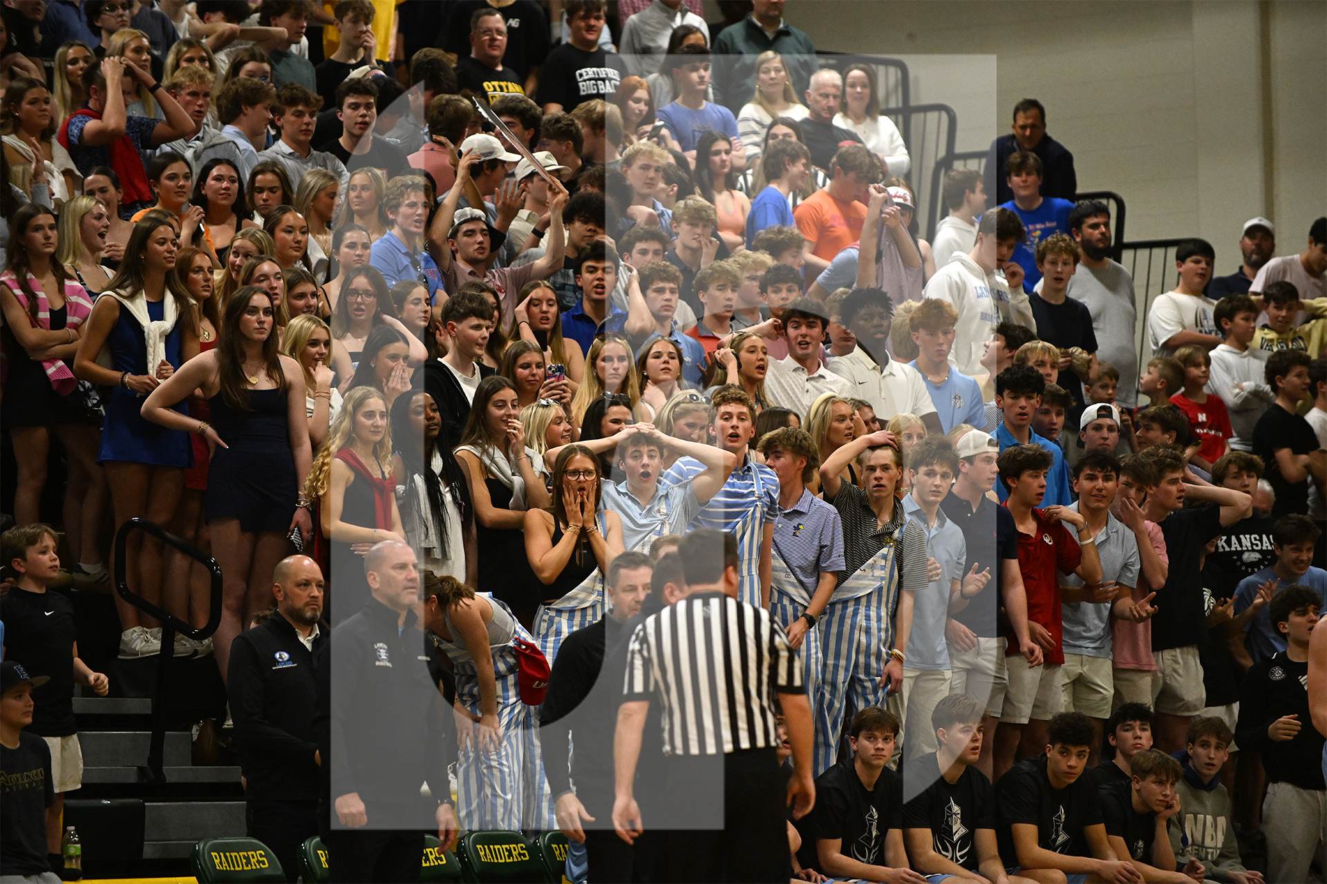 Gallery: Varsity Boys Basketball Falls to SM South 31-63