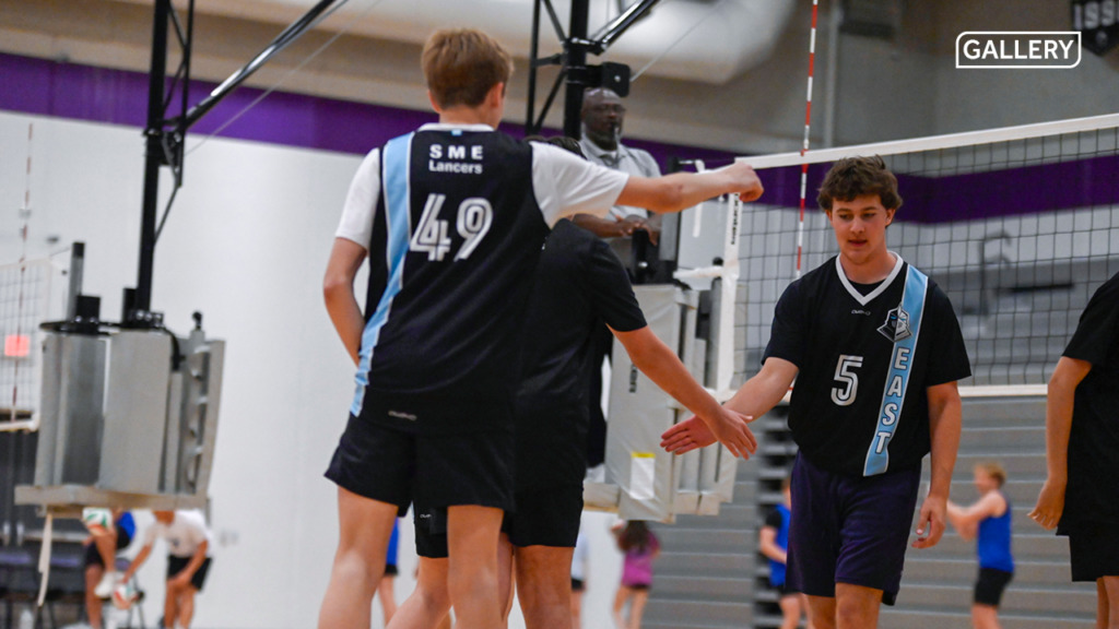 Gallery: Boys Volleyball Defeats BV Northwest 2-1